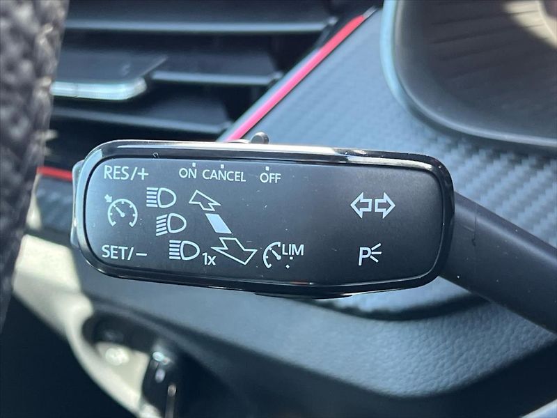 Škoda Kamiq 1,0 TSi 85kW 7DSG MONTE CARLO - fotka 19 z 26