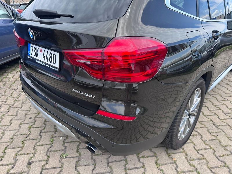 BMW X3 (2018) XDRIVE 2,0i 185 KW STK - fotka 12 z 46