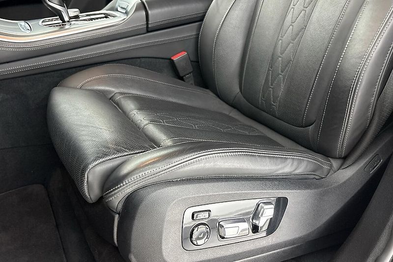 BMW X5 xDrive30d - fotka 7 z 28
