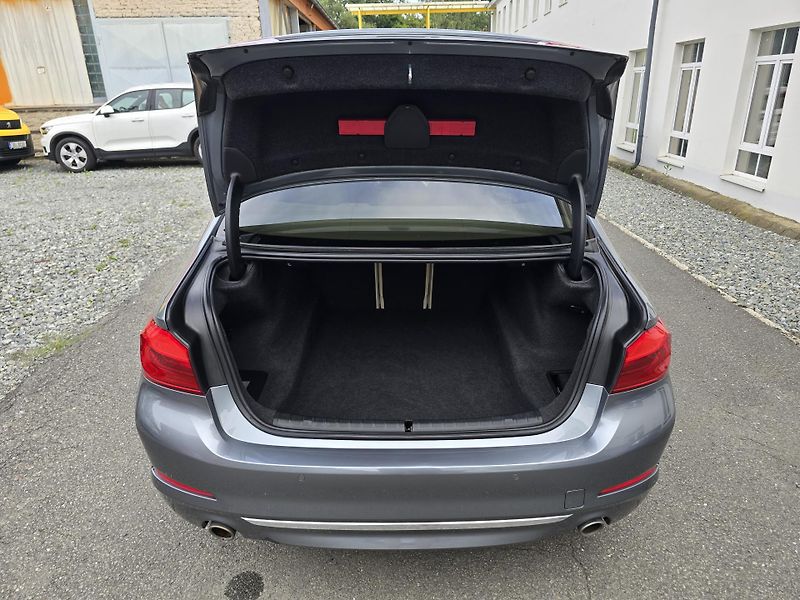 BMW Řada 5 530i 185kW XDRIVE LUXURY - DPH - fotka 43 z 47