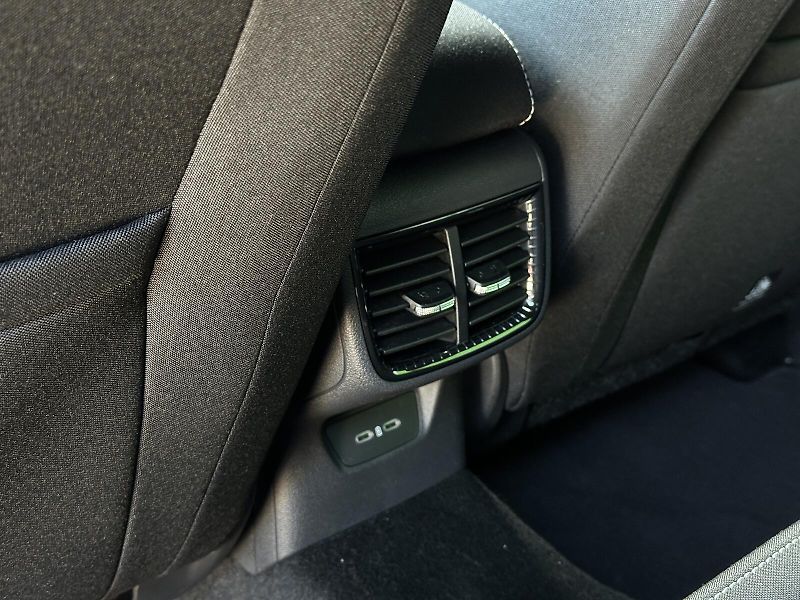 Škoda Fabia 1.0TSi Monte Carlo 116PS Bi-LE - fotka 38 z 42