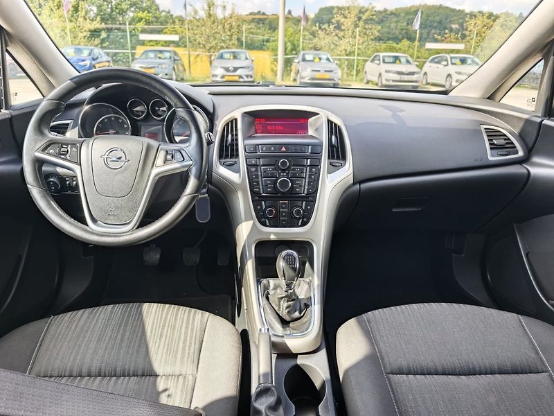 Opel Astra (2012) 1.4i 16V LPG Klima/1MAJ/ESP - fotka 20 z 23