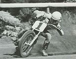 Kenny Roberts pří závodě AMA Grand National Championship v roce 1974, kdy seriál podruhé vyhrál.
