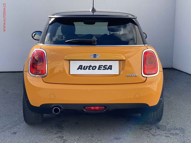 Mini Cooper (2014) 1.5T, LED, navi, kůže - fotka 5 z 19