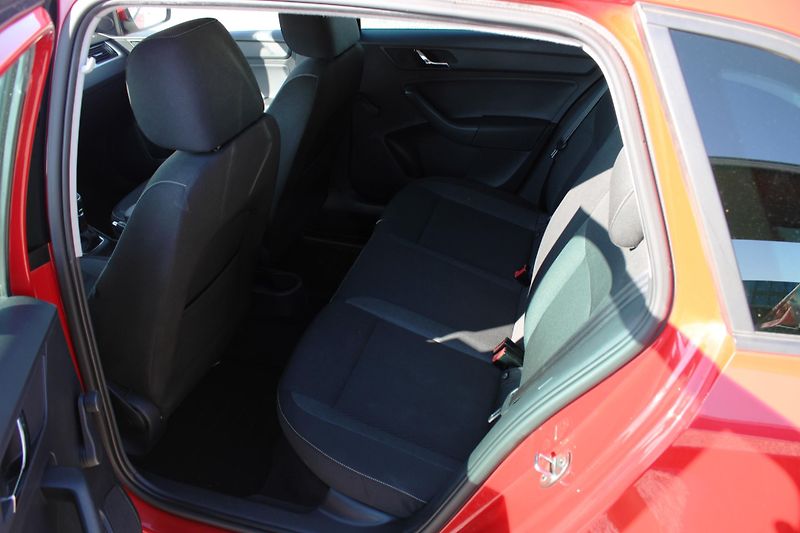 Škoda Rapid (2013) 1,2TSI KLIMA EL.OKNA ESP ALU - fotka 10 z 16
