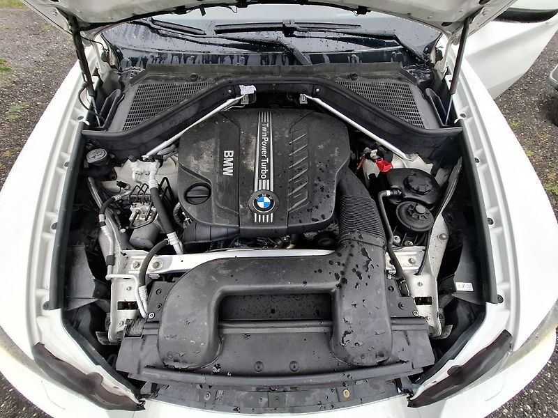 BMW X6 XDRIVE 40D - fotka 10 z 15
