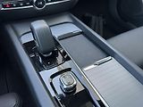 Volvo V60 B4 FWD PLUS DARK // 1. Maj. - náhled 25