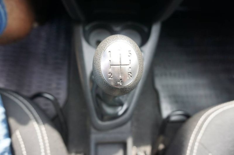 Dacia Logan (2014) 1,2 1,Majitel  nové v ČR - fotka 10 z 27