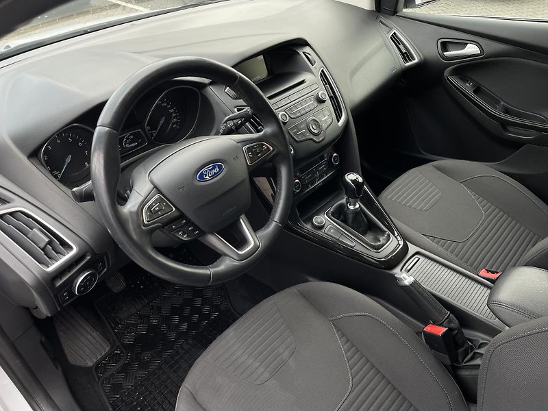 Ford Focus 1.5 EB 150k MAN6  - fotka 10 z 24