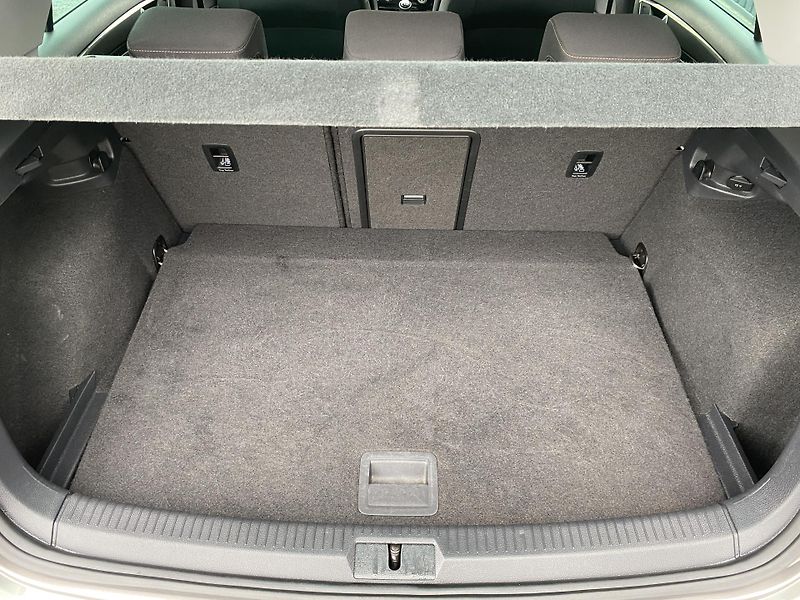 Volkswagen Golf 1.2 TSI 81kW -ALLSTAR-PDC-ALU - fotka 35 z 43