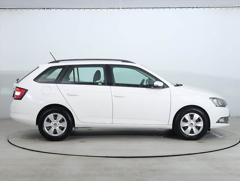 Škoda Fabia (2017) Ambition Plus 1.2 TSI - fotka 6 z 17
