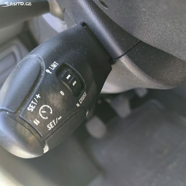 Peugeot 208 KRÁSNÝ,60TKM,1MAJ54L,SERVISKA - fotka 16 z 22