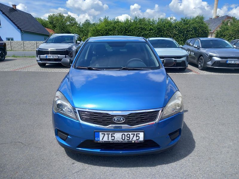 Kia Ceed (2011) - fotka 9 z 9