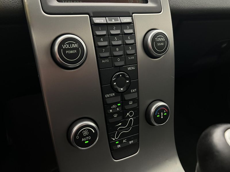 Volvo C70 MOMENTUM - fotka 25 z 33