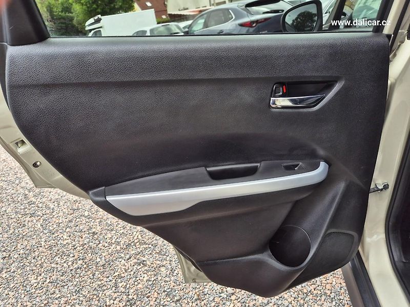Suzuki Vitara (2017) 1.6VVT 88KW COMFORT NAVI - fotka 40 z 52