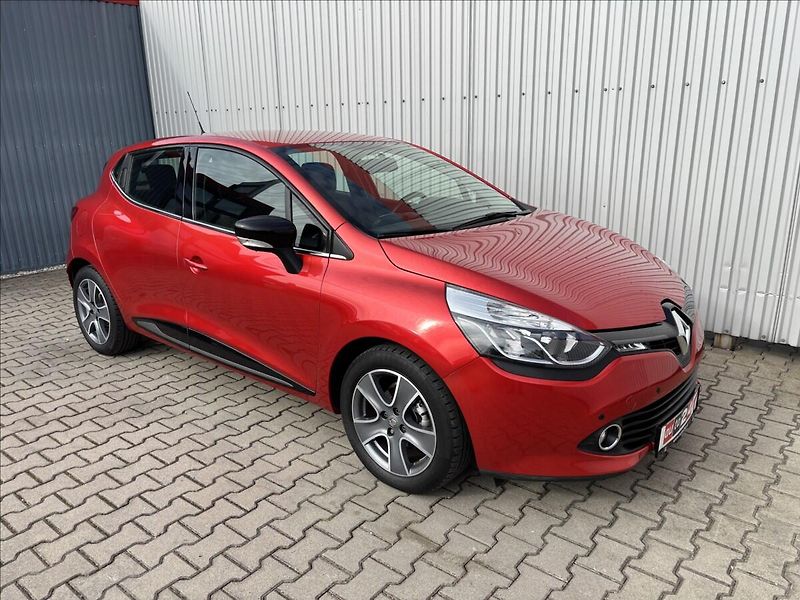 Renault Clio 1,2 Intens, Navi, Kamera... - fotka 2 z 15