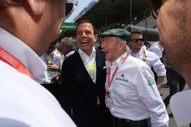 Před nedávnem jeden z legendárních závodníků Formule 1 všech dob Jackie Stewart, kterému se přezdívalo „Létající Skot“, oslavil 85. narozeniny.
