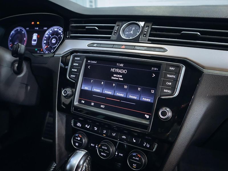 Volkswagen Passat 2.0TDI Highline 4M 176kW - fotka 26 z 29