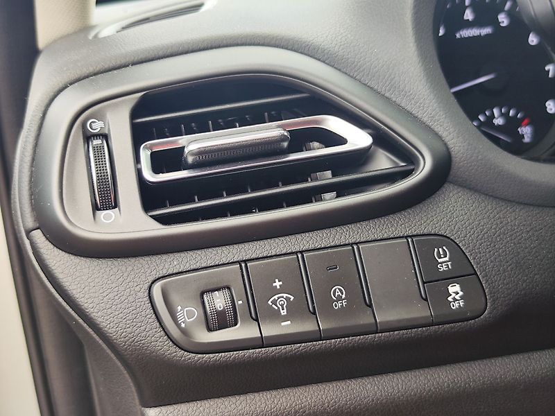 Hyundai i30 1.5 T-GDI/117kW Smart Navi - fotka 32 z 35