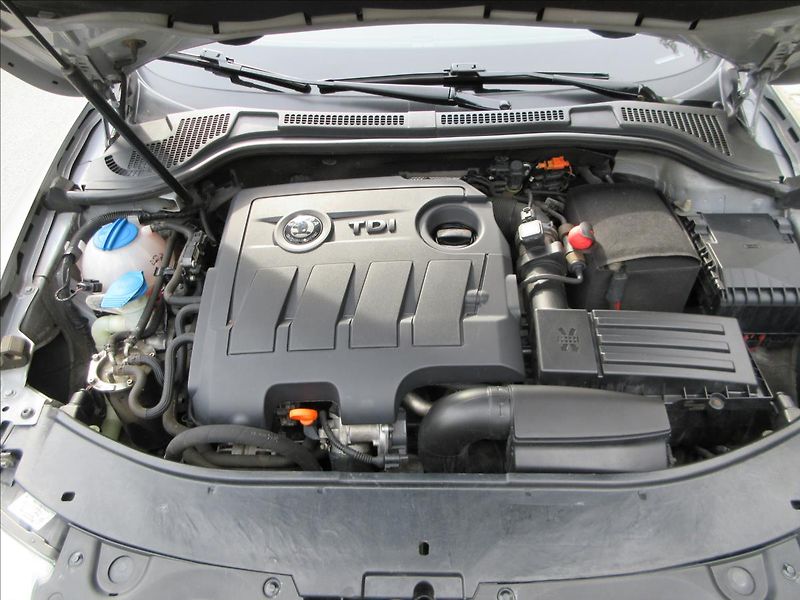 Škoda Superb 1,6 TDi, Nové ČR, 160 tis. Km! - fotka 25 z 27