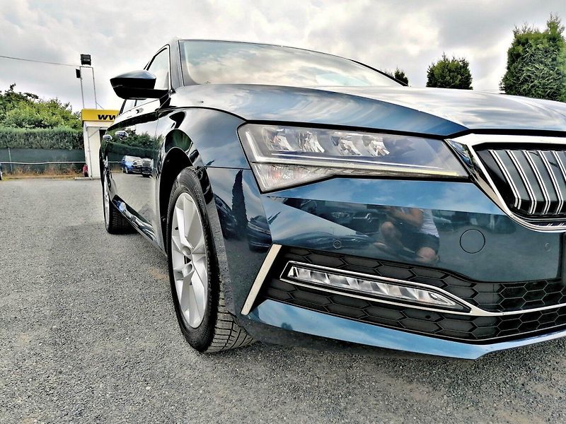 Škoda Superb (2022) IV 1.4 TSi PHEV 160kW - fotka 29 z 30