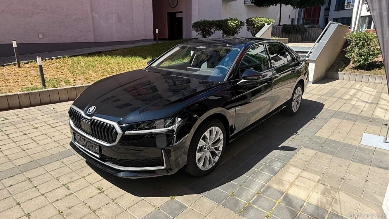 Škoda Superb Selection, Ebony, paket Busine