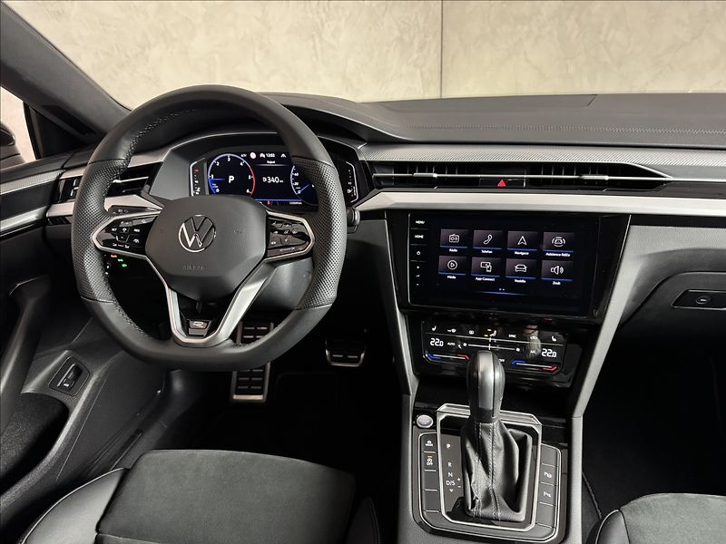 Volkswagen Arteon Shooting Brake 2,0 TDi  DSG R-Line LED Assist - fotka 19 z 47
