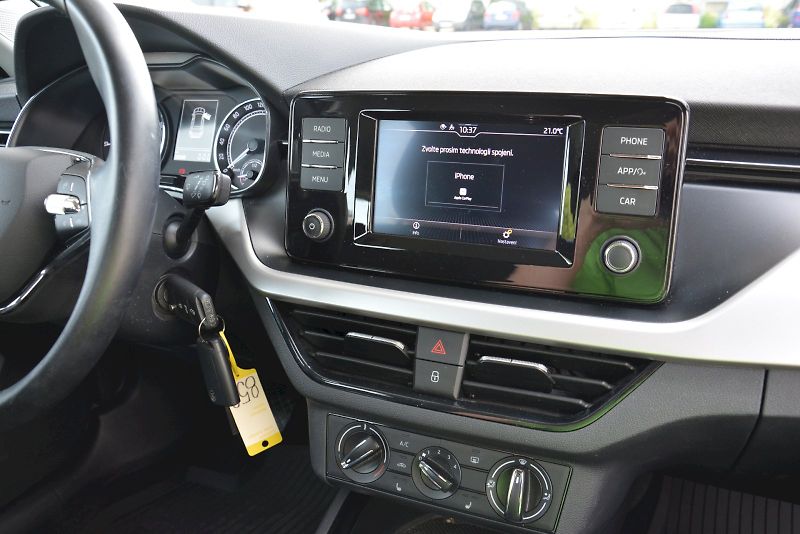 Škoda Kamiq (2021) 1.0 TSI 81 KW Ambition EXTRA - fotka 20 z 24