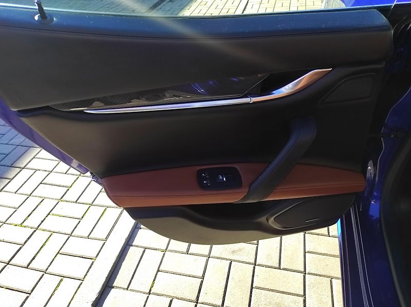 Maserati Ghibli 3.0 V6 316kW S Q4 LIFT, AT - fotka 37 z 48