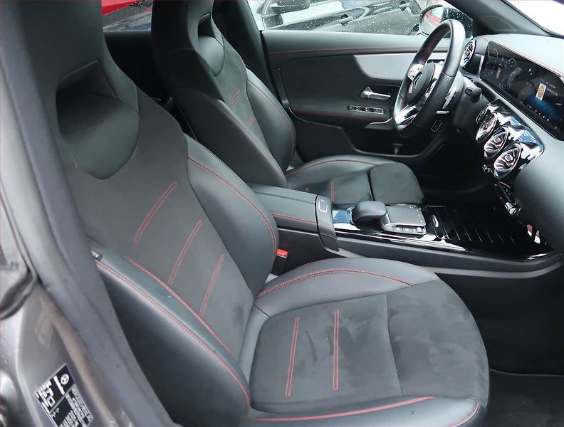 Mercedes-Benz CLA (2022) AMG Paket 200 - fotka 9 z 15