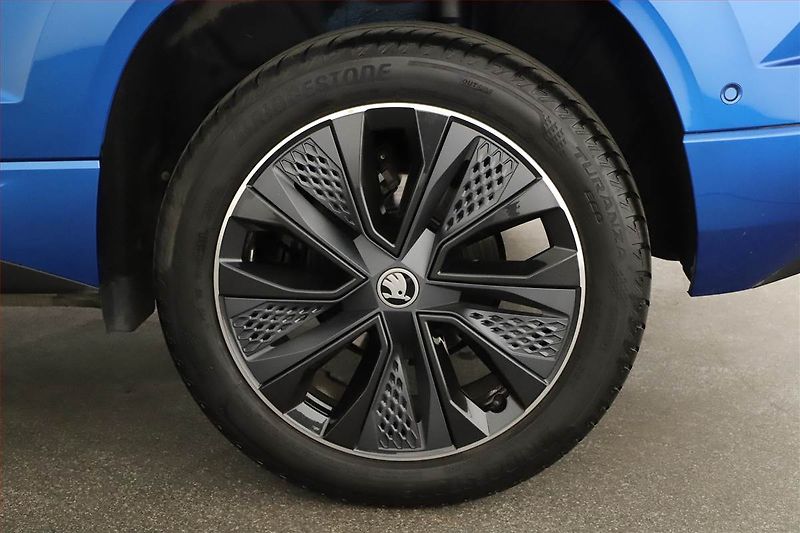 Škoda Karoq (2025) 2.0 TDI, Sportline, Navigace - fotka 18 z 18
