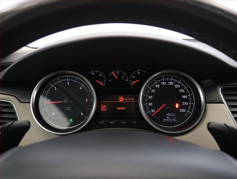 Peugeot 508 (2011) 2.0 HDi, Automat, Navi, Xenony - fotka 11 z 23