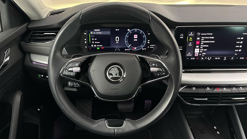 Škoda Octavia 2.0 TDI DSG Style Combi - fotka 9 z 25