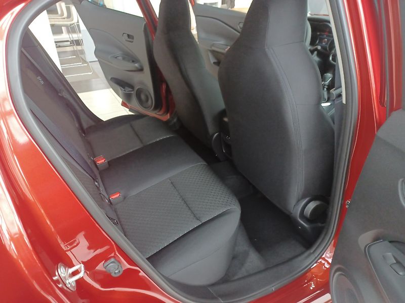 Nissan Juke (2025) 1.0DIG-T 84kW ACENTA+COMFORT - fotka 15 z 16