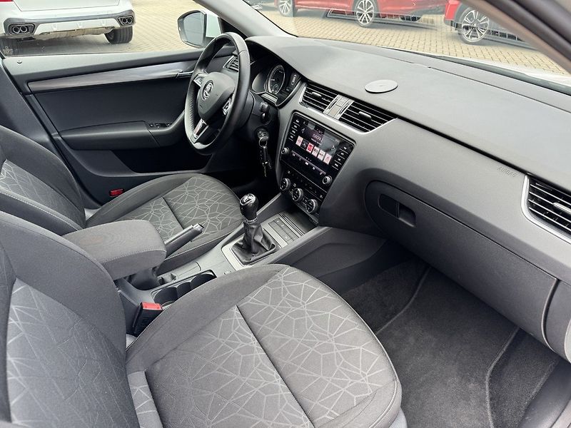 Škoda Octavia (2018) 1.5TSi LED Navi Výhřev Okna - fotka 18 z 50
