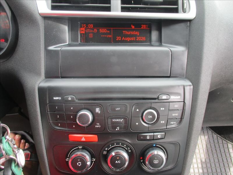 Citroën C4 1,6 HDi, klima,serv.kniha,CZ - fotka 15 z 24