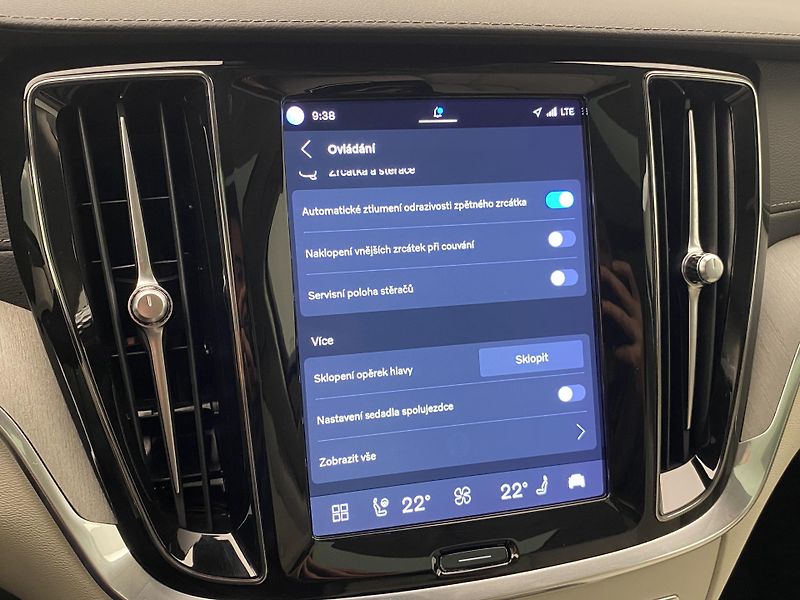 Volvo V60 T6 RECHARGE BRIGHT ULTIMATE - fotka 53 z 57