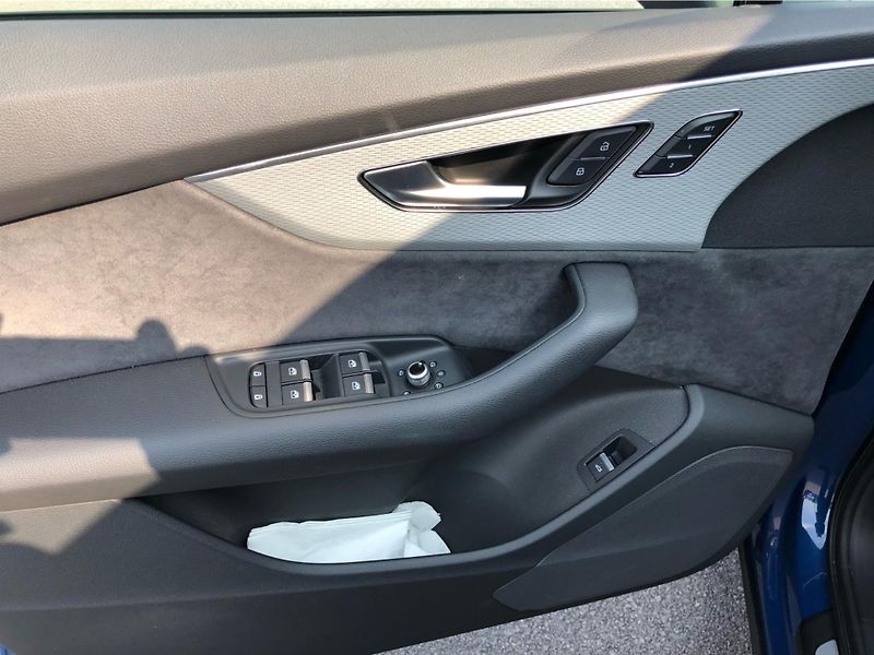 Audi SQ7 4.0 TFSI - fotka 15 z 30