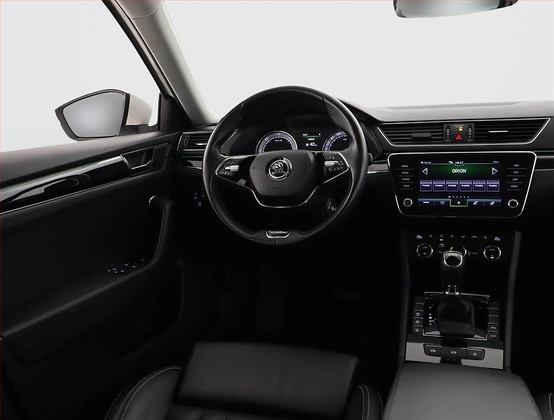 Škoda Superb (2020) Laurin&Klement 2.0 TDI - fotka 7 z 26