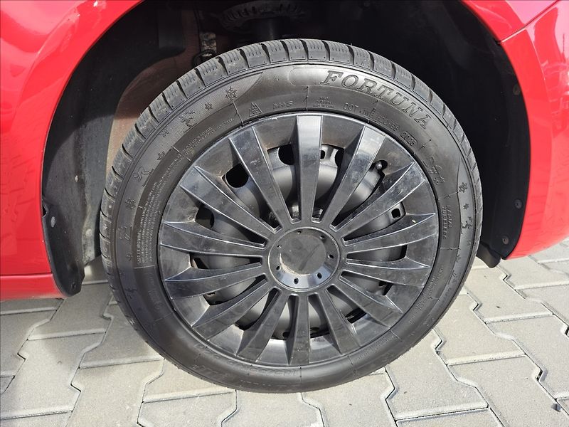 Škoda Fabia II 1,2TSi 63 KW Fresch STK - fotka 36 z 41