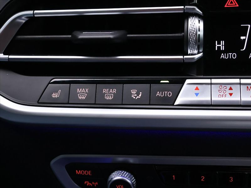 BMW X5 3,0 30D 210kW xDrive M-Paket - fotka 30 z 44