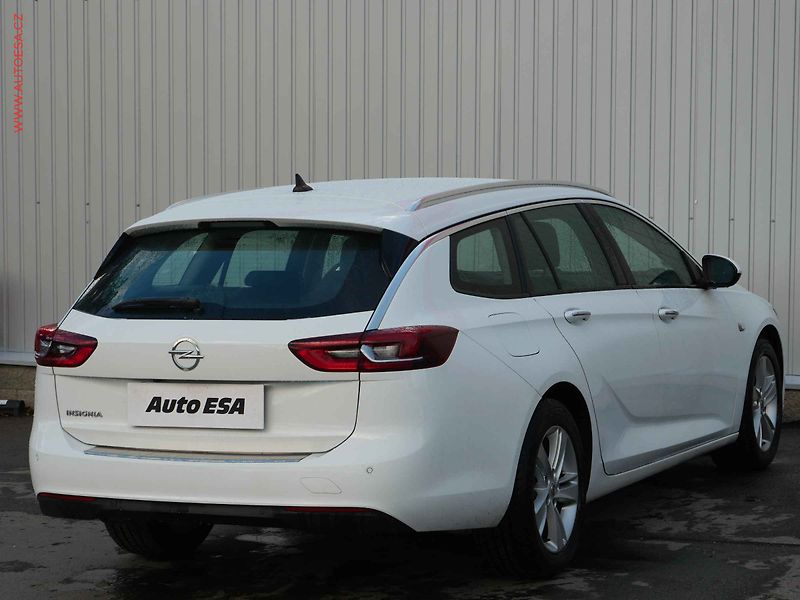 Opel Insignia (2019) 2.0 CDTi, Ultimate, AT, LED - fotka 4 z 26