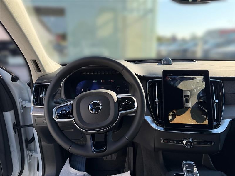 Volvo XC90 (2026) 2,0 XC90T8 Ultra Dark   5672 - fotka 8 z 13