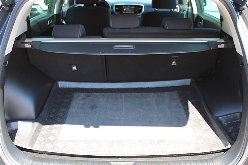 Kia Sportage 1,6 T-GDI  1MAJ,ZÁRUKA,A/T,4X4 - fotka 29 z 37