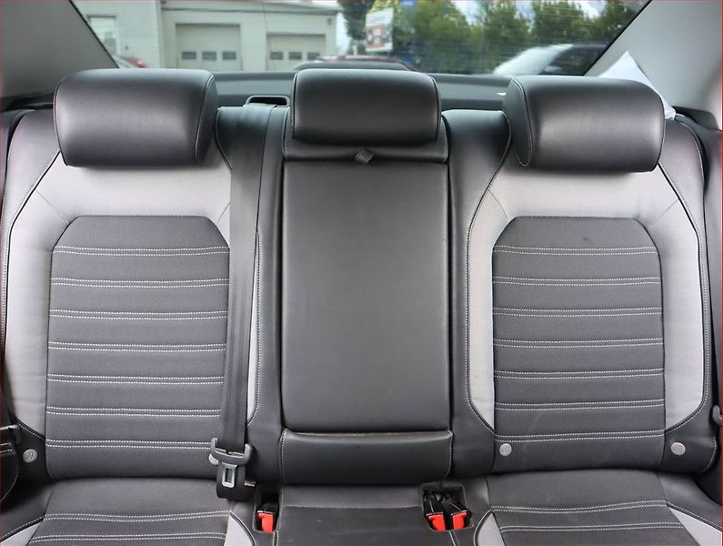 Volkswagen Jetta (2017) Highline 2.0 TDI, Navi - fotka 10 z 19