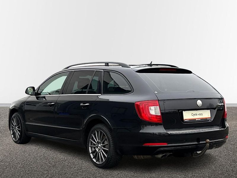 Škoda Superb DSG - fotka 15 z 25