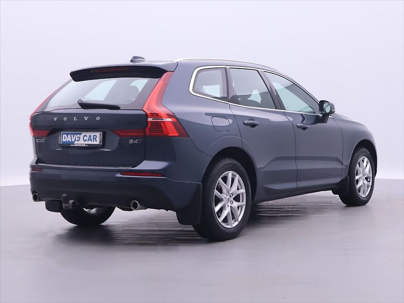 Volvo XC60 2,0 145 kW D4 AWD Momentum - fotka 7 z 31