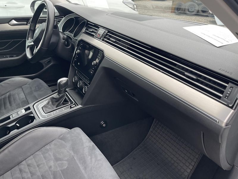 Volkswagen Passat 2.0TDi DSG 4x4 ELEGANCE-DPH-ČR - fotka 25 z 46