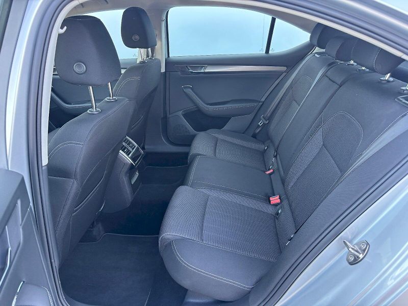 Škoda Superb (2022) 2.0 TDI 110kW Style - fotka 25 z 35
