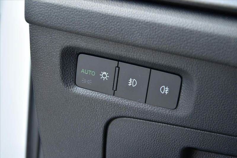 Škoda Octavia 1.5 TSI 110kW LED AMBITION+ ČR - fotka 28 z 28